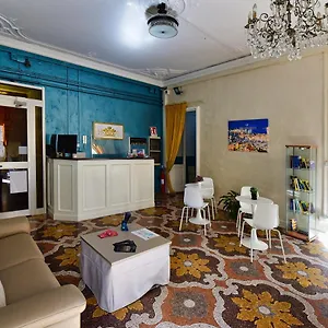 Hotel Suisse, Génova